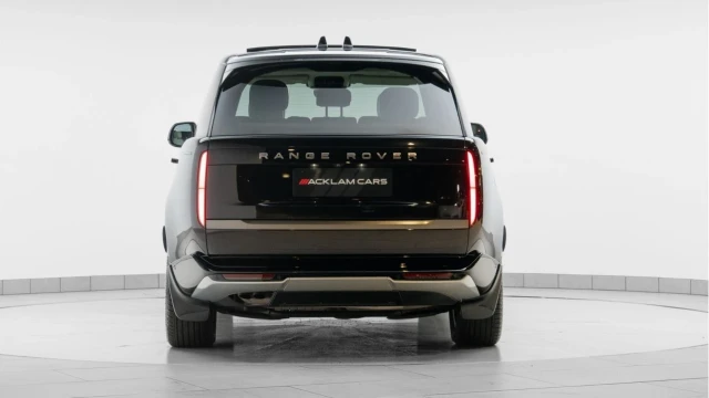 Land Rover Range Rover (74 Reg) 3.0 D300 SE (VAT Q) Image 5