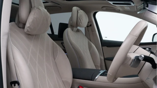 Mercedes-Benz EQS (73 Reg) EQS450 Business Class 4Matic Image 3