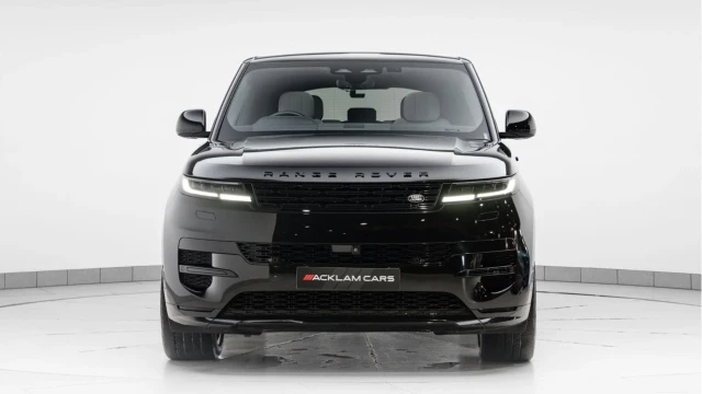 Land Rover Range Rover Sport (23 Reg) 3.0 D300 Dynamic SE (Black Pack) Image 4