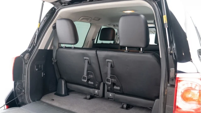 Toyota Land Cruiser V8 (64 Reg) D-4D 4.5 V8 Image 5