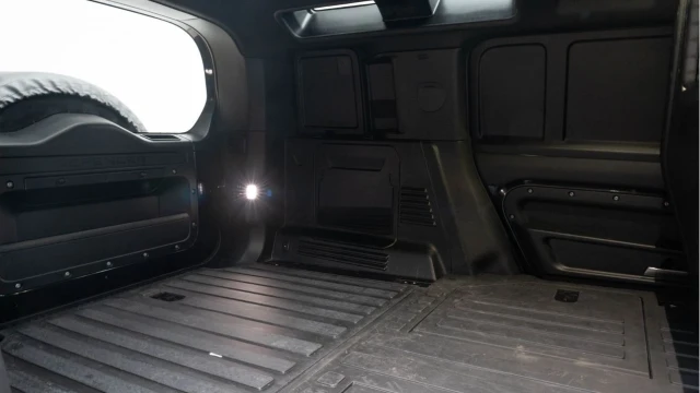 Land Rover Defender (73 Reg) 110 3.0 D300 X-Dynamic HSE Hard Top Commercial (No VAT) Image 8