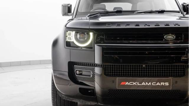 Land Rover Defender (74 Reg) 110 3.0 D350 X-Dynamic HSE (Black Pack) Image 7
