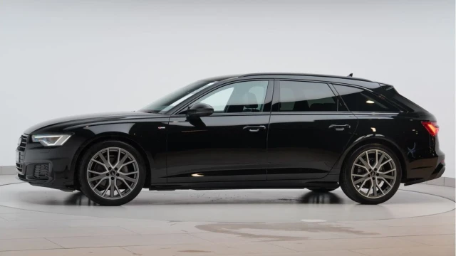 Audi A6 (23 Reg) 2.0 40TDI S-Line Black Edition Quattro Avant Image 5