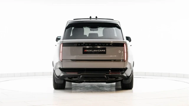 Land Rover Range Rover (72 Reg) 4.4 P530 SV Image 6