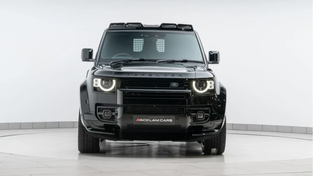 Land Rover Defender (25 Reg) 110 3.0 D250 X-Dynamic HSE Hard Top Commercial (3 Seat) (+VAT) Image 7