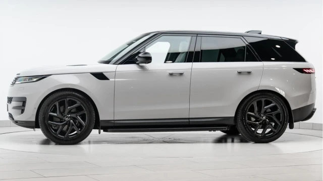 Land Rover Range Rover Sport (25 Reg) 3.0 D250 S (Black Pack) Image 4