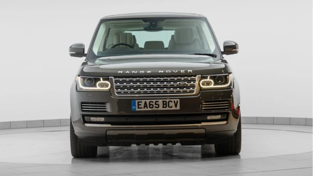 Land Rover Range Rover (65 Reg) 4.4 SDV8 Autobiography Image 7