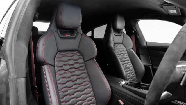 Audi RS e-tron (72 Reg) Carbon Black Image 3
