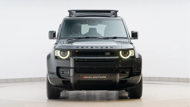 Land Rover Defender (74 Reg) 130 3.0 D350 X-Dynamic HSE (8 Seat) Image 8