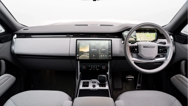 Land Rover Range Rover (72 Reg) 3.0 P510e SV Hybrid Image 2