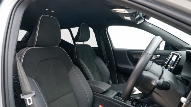 Volvo XC40 (73 Reg) 2.0 B4 Plus Image 3