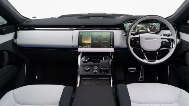 Land Rover Range Rover Sport (73 Reg) 4.4 V8 P530 First Edition (URBAN) Image 2