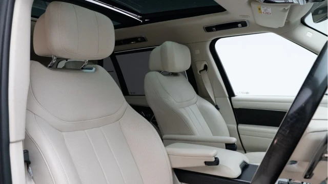 Land Rover Range Rover (74 Reg) 3.0 D350 Autobiography LWB (7 Seat) (VAT Q) Image 3