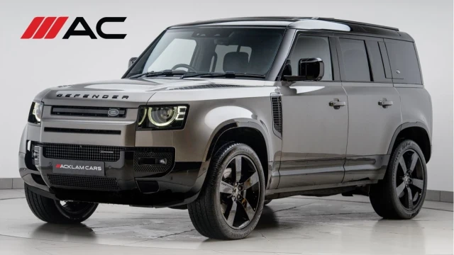 Land Rover Defender (23 Reg) 110 3.0 D300 X-Dynamic HSE (Black Pack) Image 1