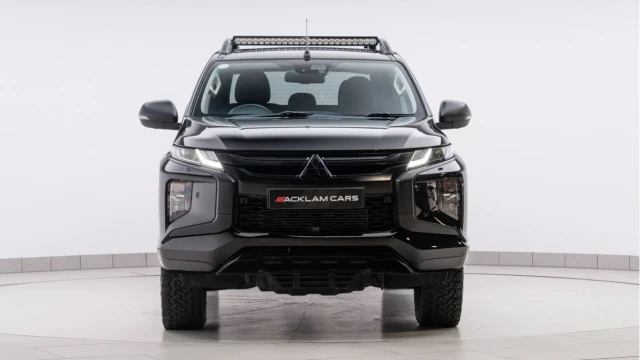 Mitsubishi L200 (20 Reg) 2.2 DI-D Barbarian X Black Edition (NO VAT) Image 6