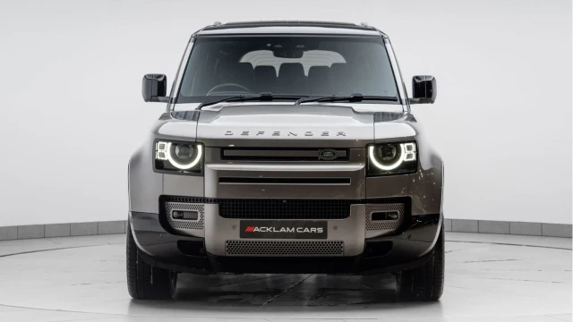 Land Rover Defender (74 Reg) 110 3.0 D350 X-Dynamic HSE (7 Seat) Image 5