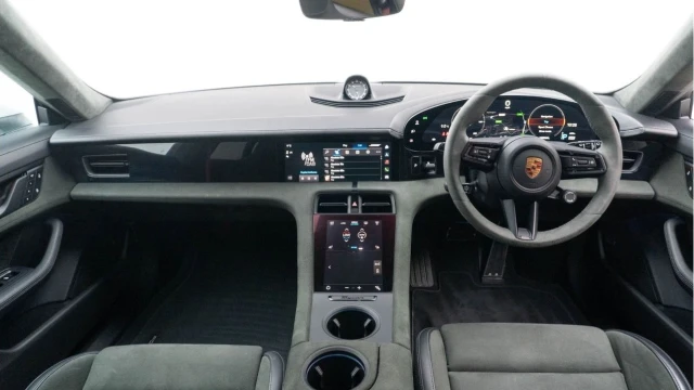 Porsche Taycan (72 Reg) GTS Sport Turismo Image 2