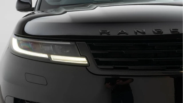 Land Rover Range Rover Sport (24 Reg) 4.4 V8 P635 SV Edition One Image 8