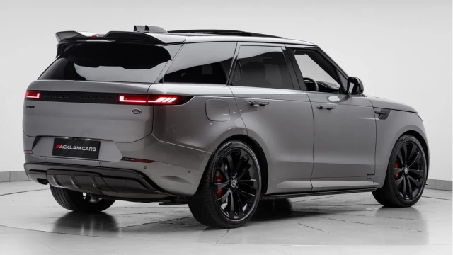 Land Rover Range Rover Sport (72 Reg) 3.0 D300 Autobiography (Black Pack) Image 6