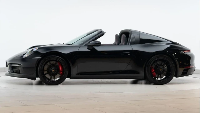 Porsche 911 (72 Reg) 3.0 Targa 4 GTS Image 7