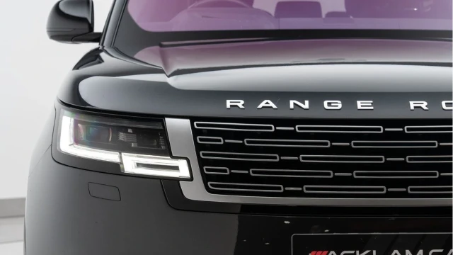 Land Rover Range Rover (72 Reg) 4.4 V8 P530 Autobiography Image 8