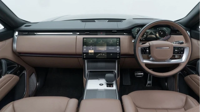 Land Rover Range Rover (74 Reg) 3.0 D350 Autobiography LWB (7 Seat) Image 2