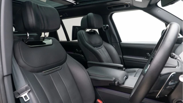 Land Rover Range Rover (73 Reg) P530 4.4 V8 SV LWB (SV Intrepid) Image 3