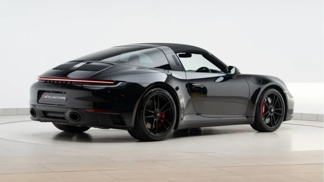 Porsche 911 (72 Reg) 3.0 Targa 4 GTS Image 6