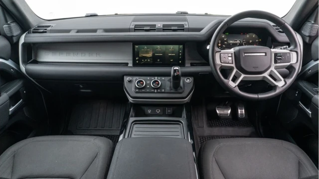 Land Rover Defender (24 Reg) 90 3.0 D250 Hard Top (5 Seat) (+VAT) Image 4