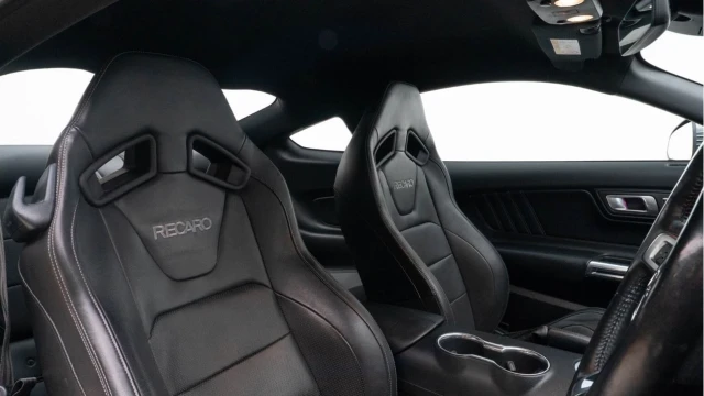 Ford MUSTANG (19 Reg) 5.0 V8 GT Fastback Image 3