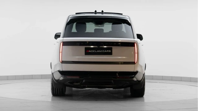 Land Rover Range Rover (24 Reg) 3.0 D300 HSE (Shadow Pack) Image 5