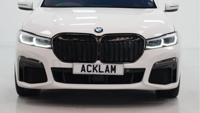 BMW 7 Series (19 Reg) 740D L 3.0 M Sport xDrive Image 7