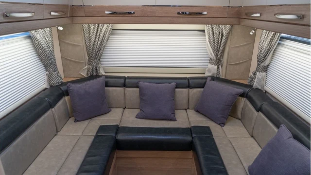 Auto-Trail Frontier Scout (73 Reg) 2.3D (6 Berth) Image 6