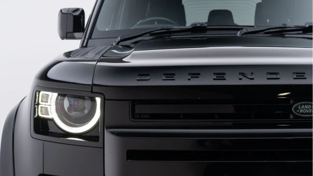 Land Rover Defender (22 Reg) 110 3.0 D300 X-Dynamic HSE (Bespoke) Image 7