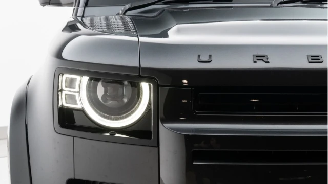 Land Rover Defender (25 Reg) 110 3.0 D350 X-Dynamic HSE Hard Top Commercial (3 Seat) (Bespoke) (+VAT) Image 8