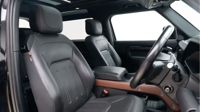 Land Rover Defender (21 Reg) 90 3.0 P400 X Image 3