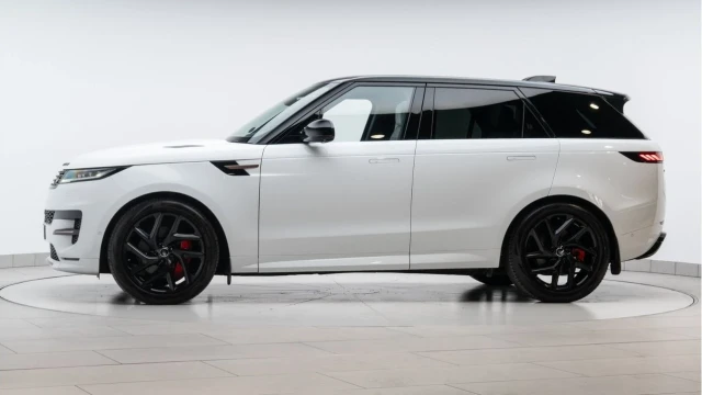 Land Rover Range Rover Sport (23 Reg) 3.0 D300 Dynamic SE Image 4