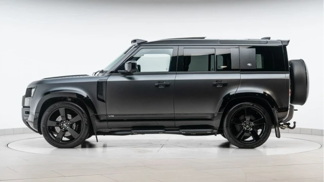 Land Rover Defender (72 Reg) 110 5.0 V8 Carpathian Edition Image 4