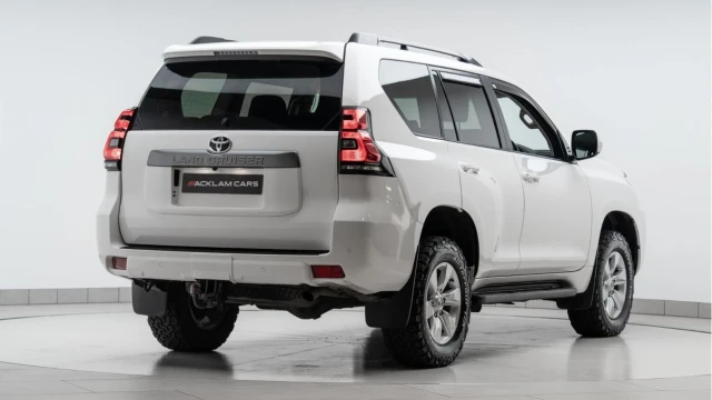 Toyota Land Cruiser (72 Reg) 2.8 D-4D Active (7 Seat) Image 6