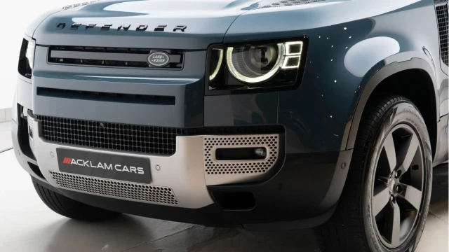 Land Rover Defender (23 Reg) 110 3.0 D250 HSE Hard Top (6 Seat) (+VAT) Image 8