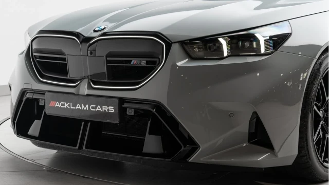 BMW M5 (25 Reg) 4.4 V8 Hybrid Image 5