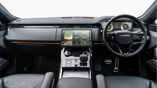 Land Rover Range Rover Sport (73 Reg) 3.0 D300 Dynamic SE (Black Pack) Image 2