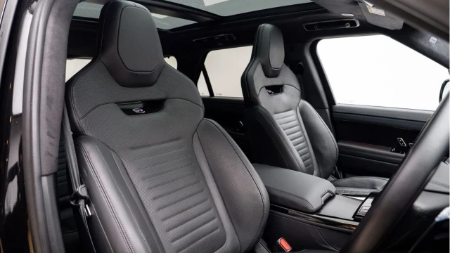 Land Rover Range Rover Sport (24 Reg) 4.4 V8 P635 SV Edition One Image 3