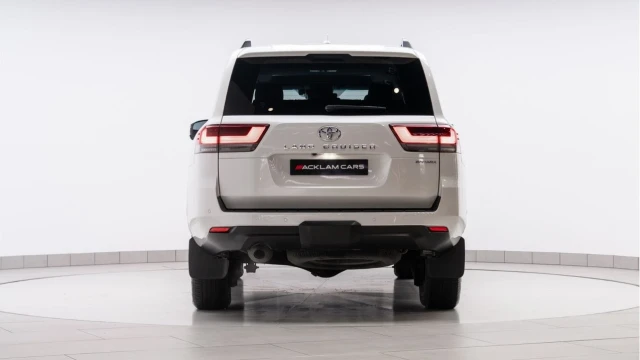Toyota Land Cruiser (24 Reg) 3.3D V6 Sahara (7 Seat) (VAT Q) Image 4
