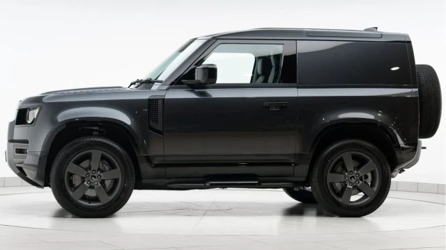 Land Rover Defender (25 Reg) 90 3.0 D350 X-Dynamic HSE Hard Top Commercial (3 Seat) (+VAT) Image 5