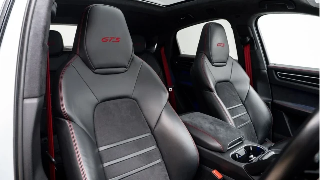 Porsche Cayenne (72 Reg) 4.0 GTS Coupe Image 3