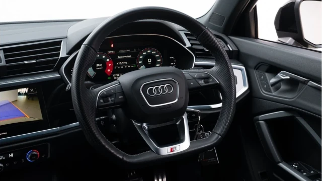 Audi Q3 (23 Reg) 2.0 40TFSI S-Line Black Edition Quattro Sportback Image 5