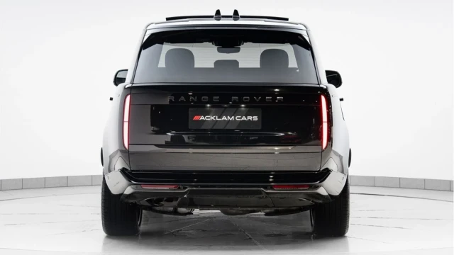 Land Rover Range Rover (75 Reg) 3.0 D300 Edition Image 7