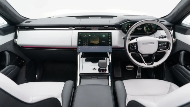 Land Rover Range Rover Sport (73 Reg) 3.0 P460e Autobiography Hybrid (Black Pack) Image 2