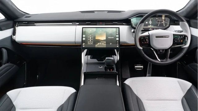 Land Rover Range Rover Sport (24 Reg) 4.4 V8 P635 SV Edition One Image 2